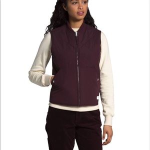 NWT Women’s North Face Reversible Cuchillo Vest